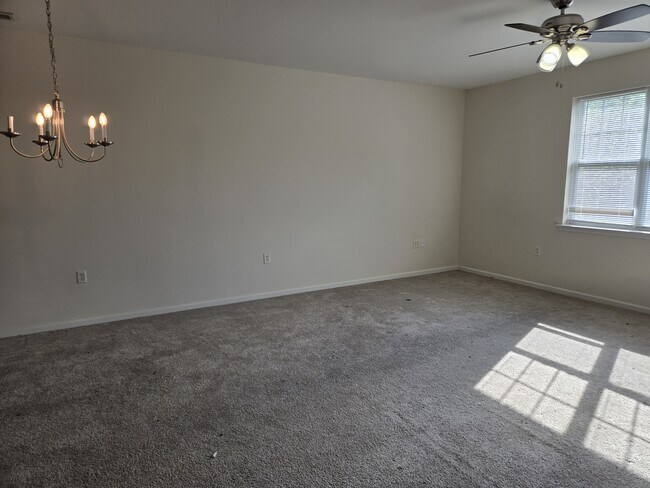 Building Photo - 2424 Chancery Ln
