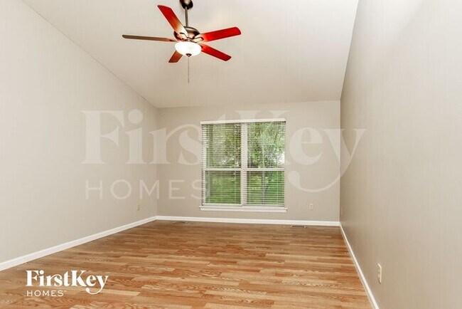 Building Photo - 7482 Pierside Dr