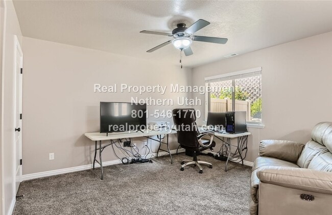 Building Photo - Charming 3 Bedroom Home in Layton!