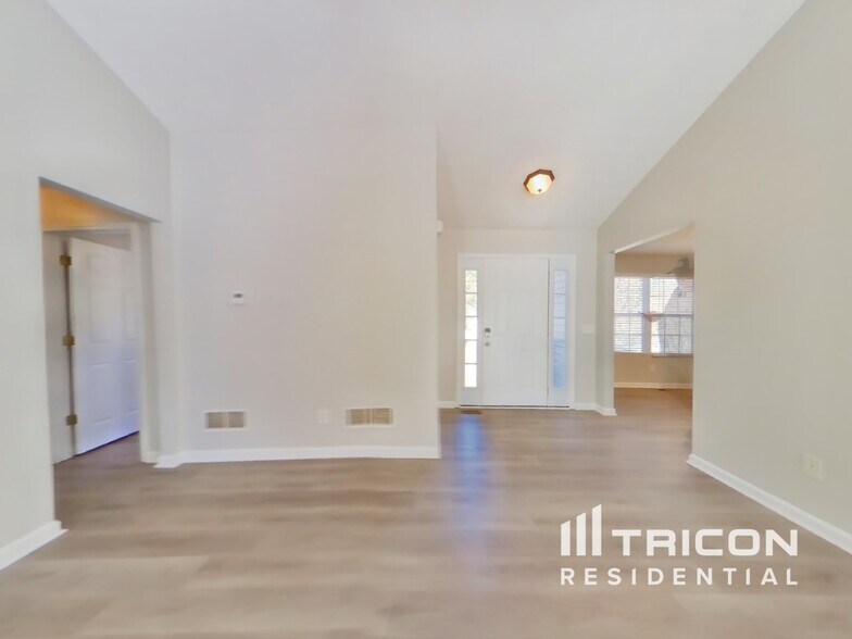 Building Photo - 7020 Cedar Ct