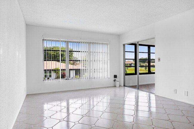 Building Photo - 13283 Pineapple Palm Ct