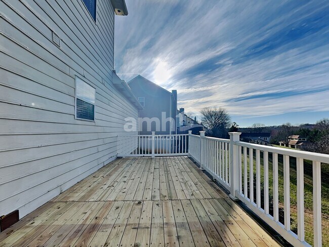 Building Photo - 8317 Mecklenburg Ct