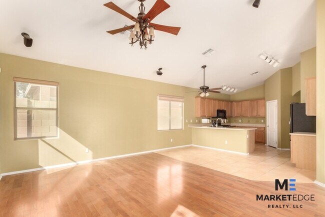 Building Photo - 4Bed/2Bath House at Greenway Rd/175th Ave!...