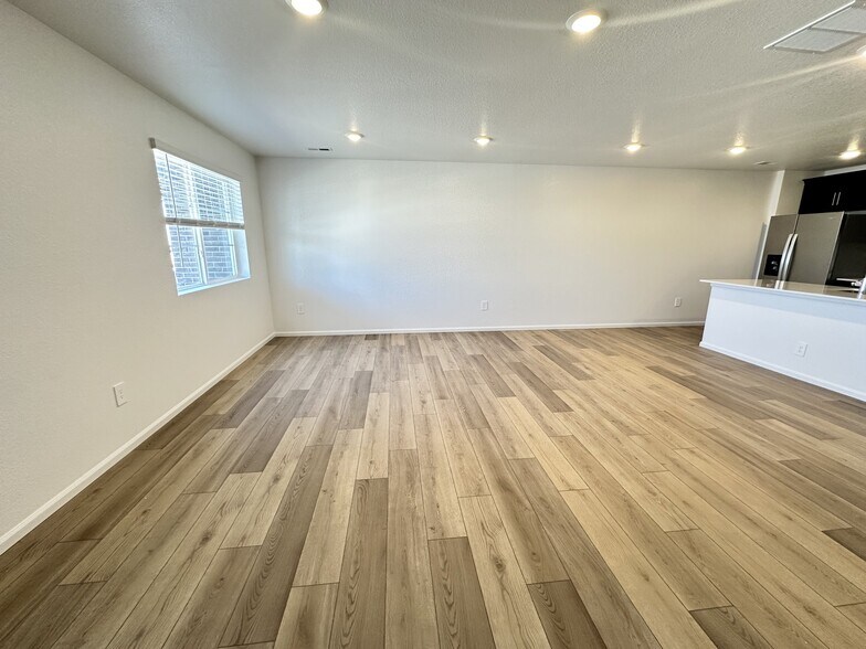 Building Photo - 21244 E 65th Dr