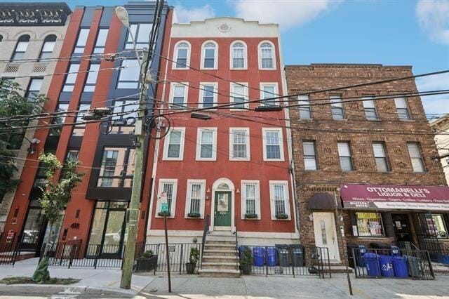 Building Photo - 420 Monroe St