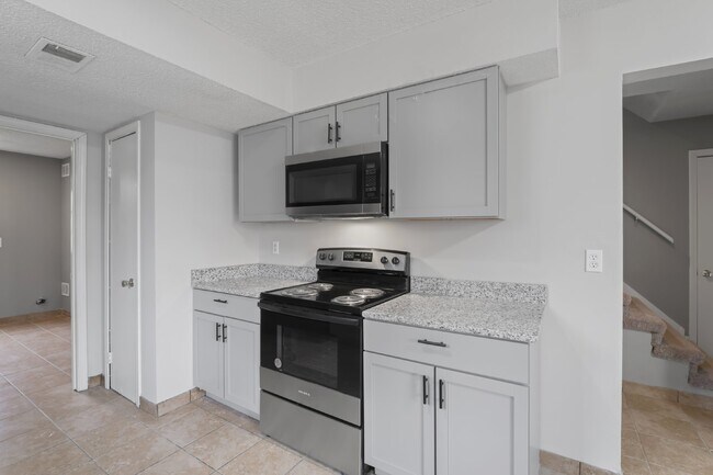 Building Photo - " Renovated 3-Bed, 2.5 Bath in Olathe - Available Now!"  1st month's rent is FREE!*