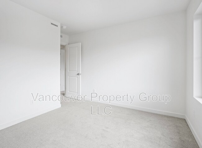 Building Photo - 1962 NW 19th Ct