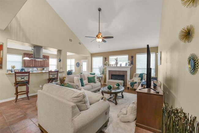 Building Photo - 2103 Blue Water Bay Dr