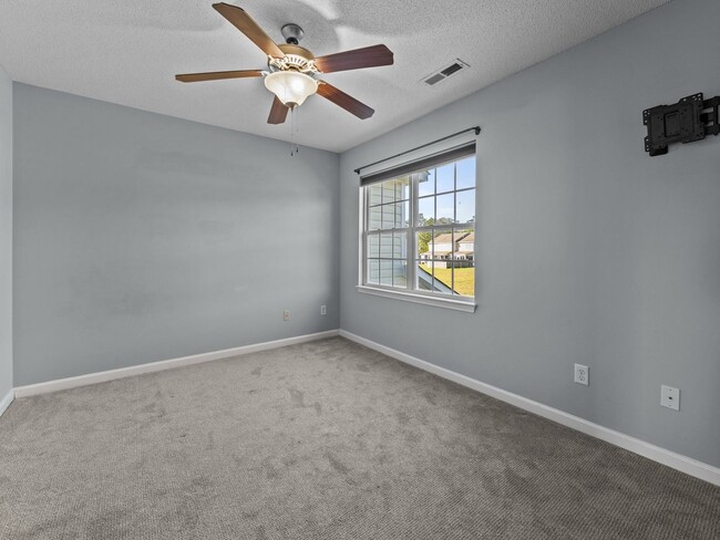 Building Photo - Welcome to Raymond's Landing!
