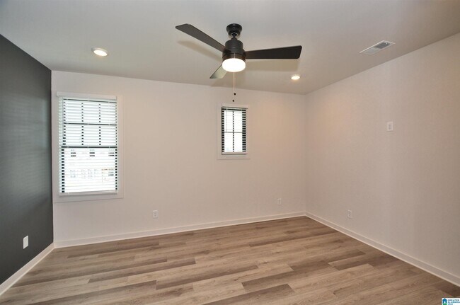 Building Photo - 1107 Windsor Sq