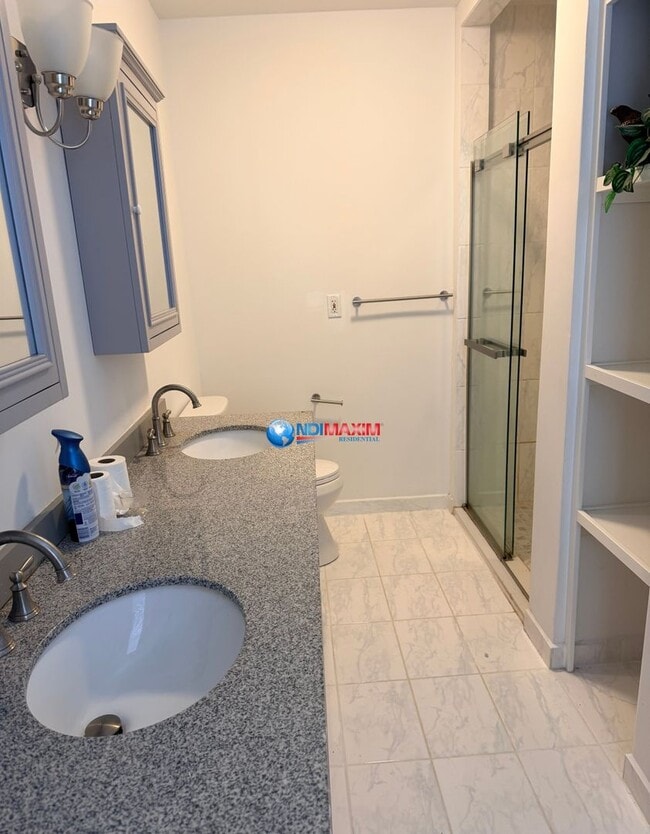 Building Photo - Nice 2-story house in the City of BUFORD schools