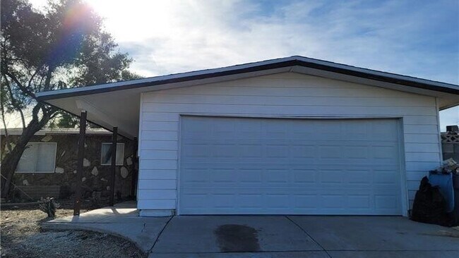 Building Photo - 3955 Ventura Way