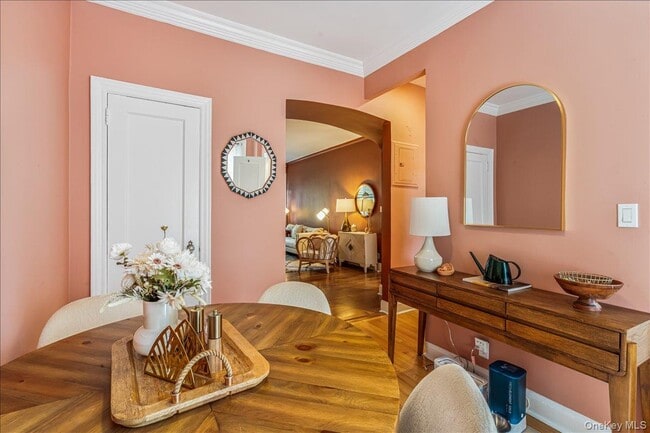 Building Photo - 38-30 Douglaston Pkwy