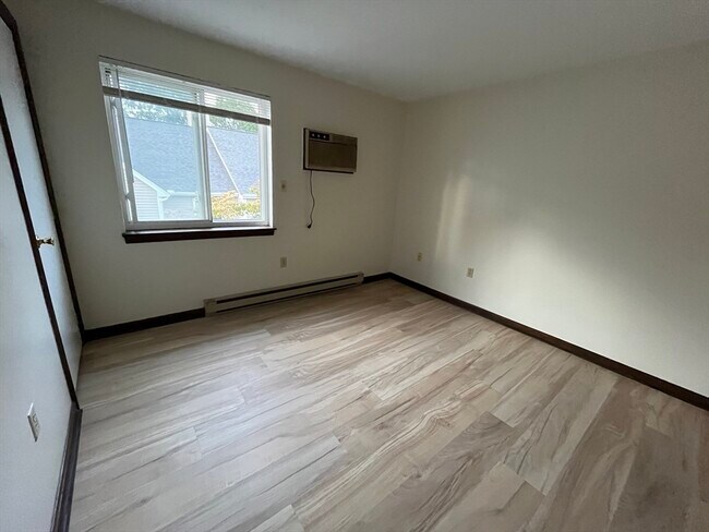 Building Photo - 53 Fairfield Park