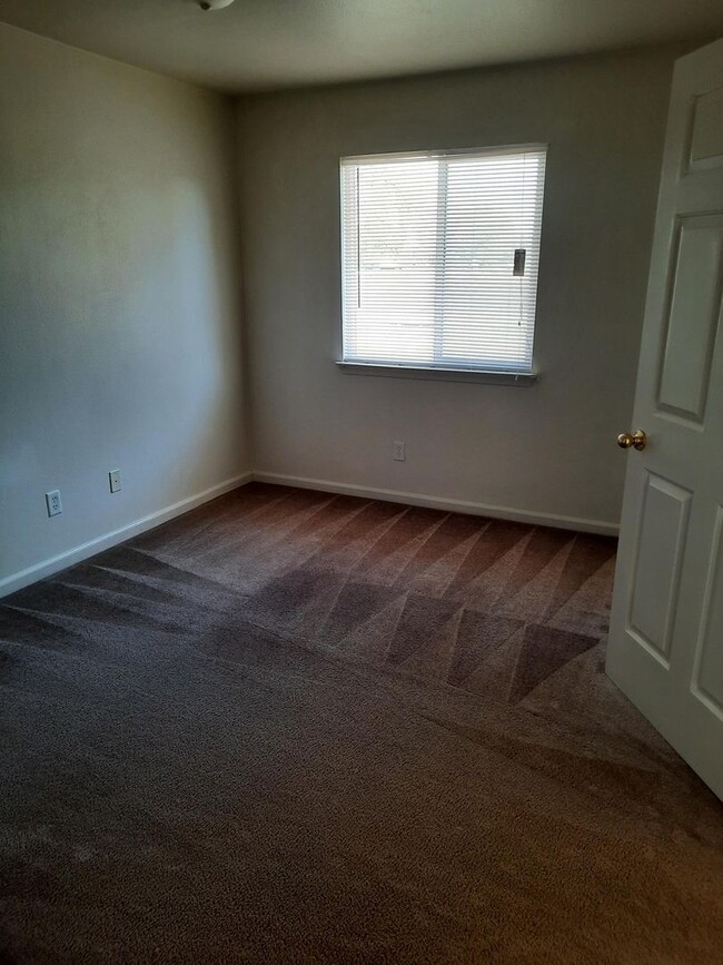 Building Photo - One bedroom apartment for rent in Fallon, ...