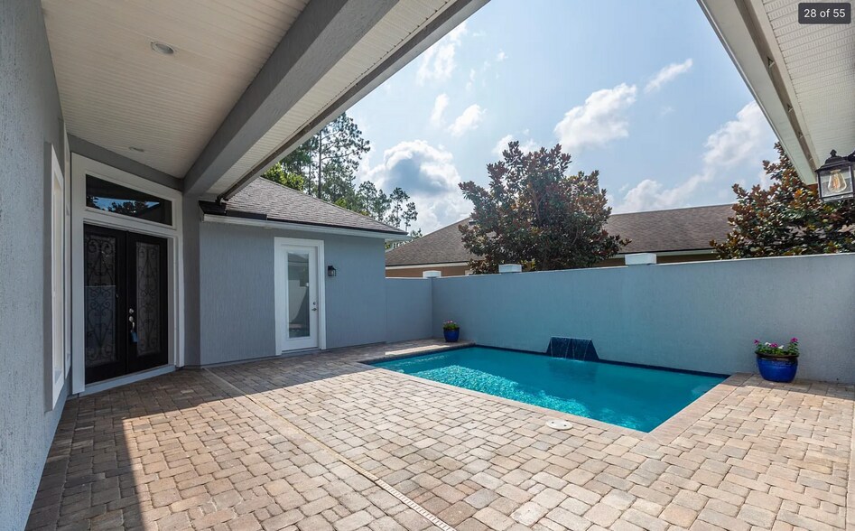 Building Photo - 148 Woodcross Dr