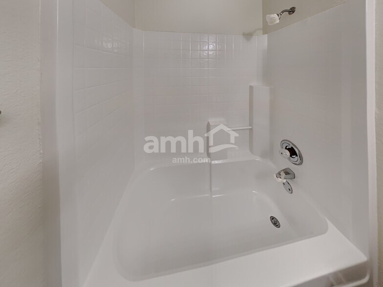 Building Photo - 6024 Silkcrest Trail