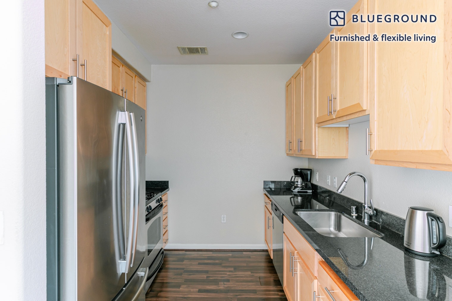 Building Photo - 1051 Commodore Dr