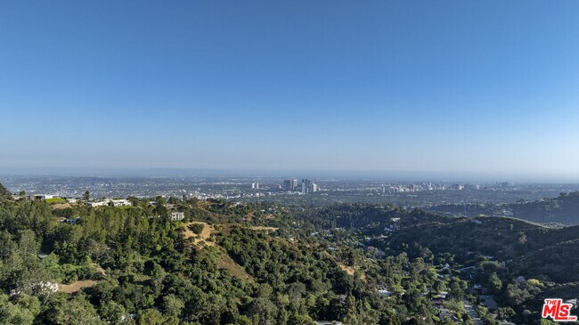 Building Photo - 2271 Gloaming Way
