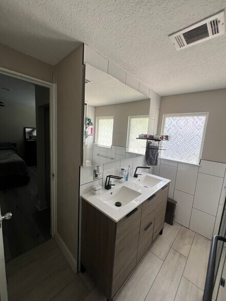 Building Photo - 716 Maryland Ave