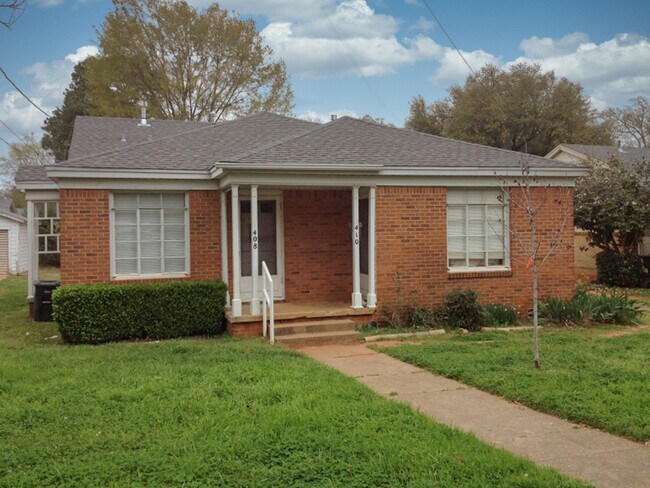 Primary Photo - 410 E 8th St