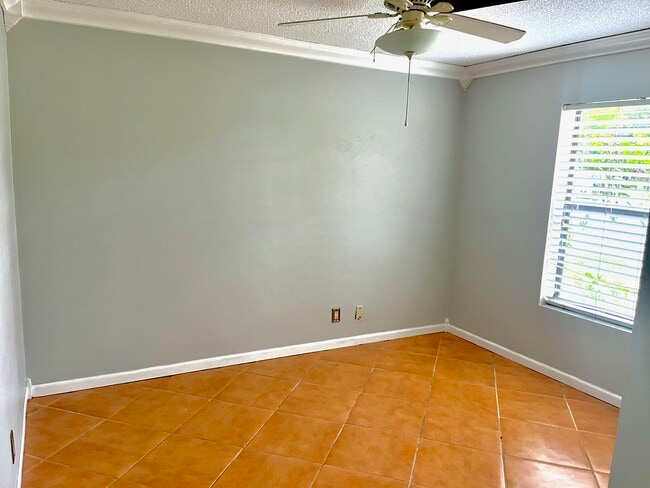 Building Photo - 17 Crossings Cir