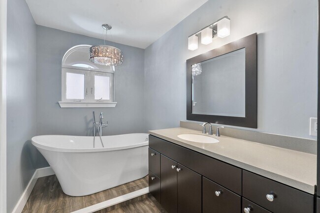 Building Photo - 57 Isle of Venice Dr