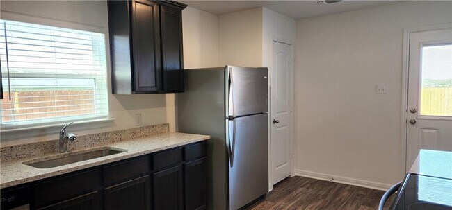 Building Photo - 18312 Speculator Ln