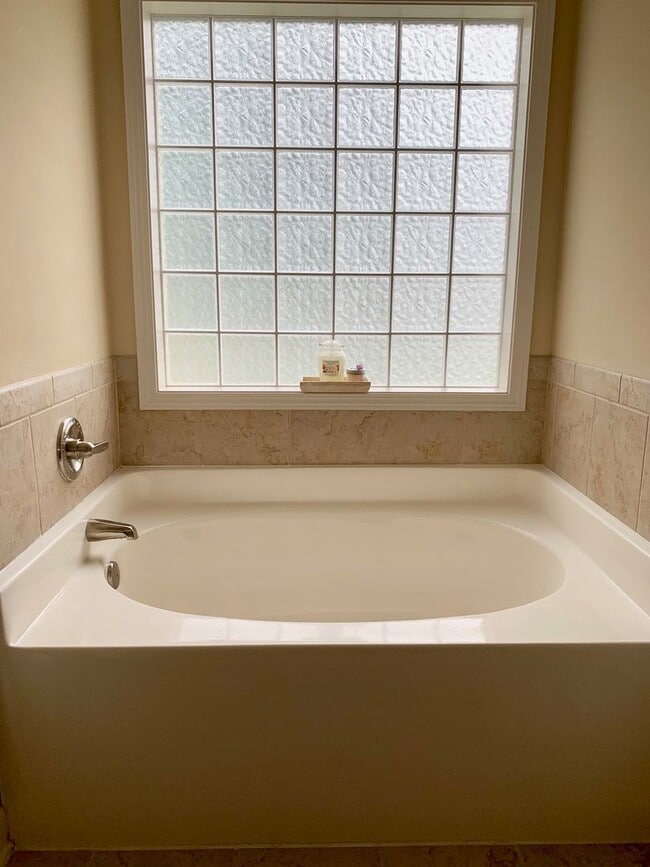 Building Photo - Beautiful 3 Bed 2 Bath Home in Jack Britt