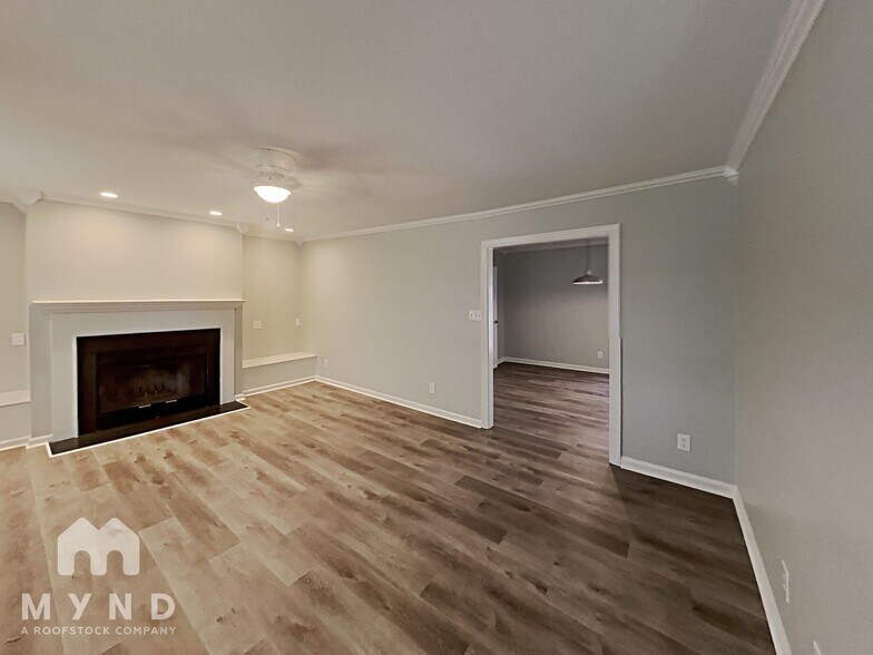 Building Photo - 5720 Raynor Rd