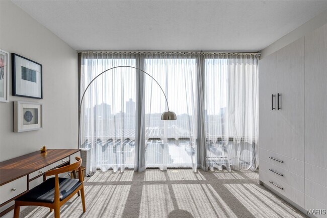 Building Photo - 4909 Laclede Ave