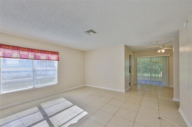 Building Photo - 11507 Valencia Dr
