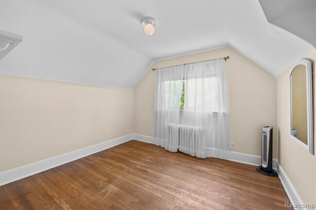 Building Photo - 1516 W Houstonia Ave