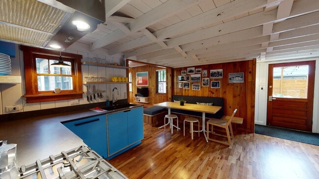 Kitchen / living - 2304 Pine Street