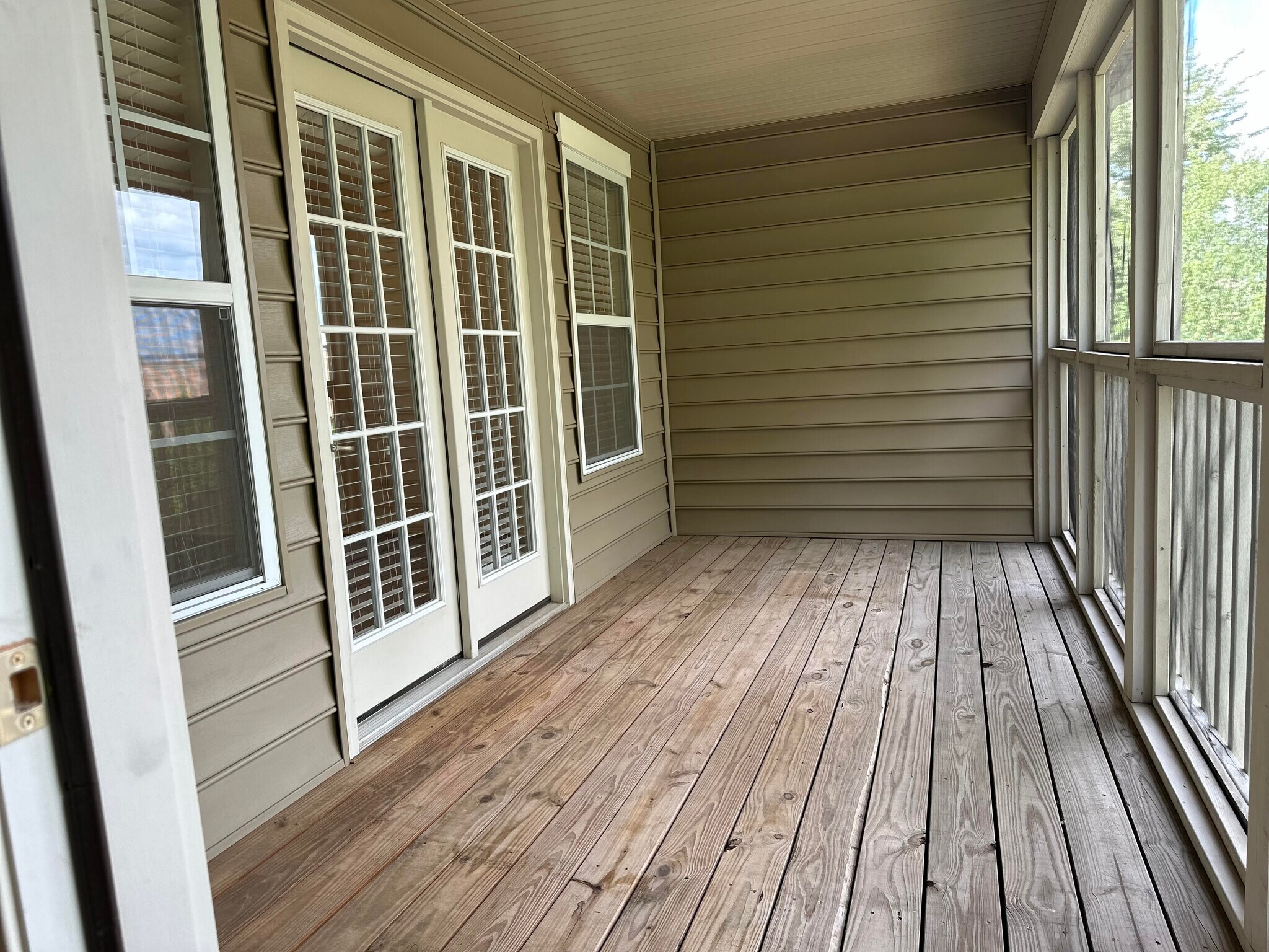 Screened Porch - 5468 Nottinghamshire Ln