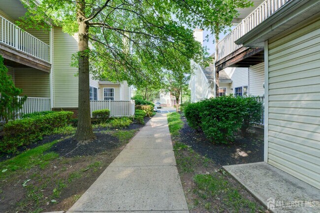 Building Photo - 34 Forest Dr
