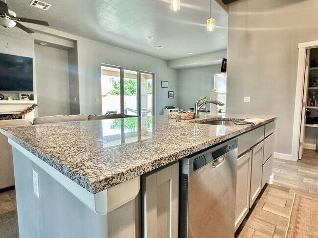 Building Photo - 1077 El Nido Dr