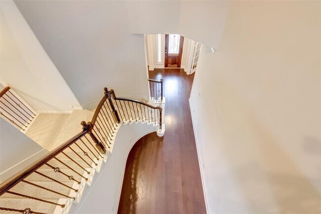 Building Photo - 10307 Latta Creek Dr