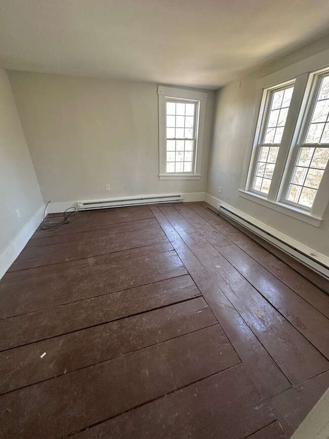 Building Photo - 546 Canaan St