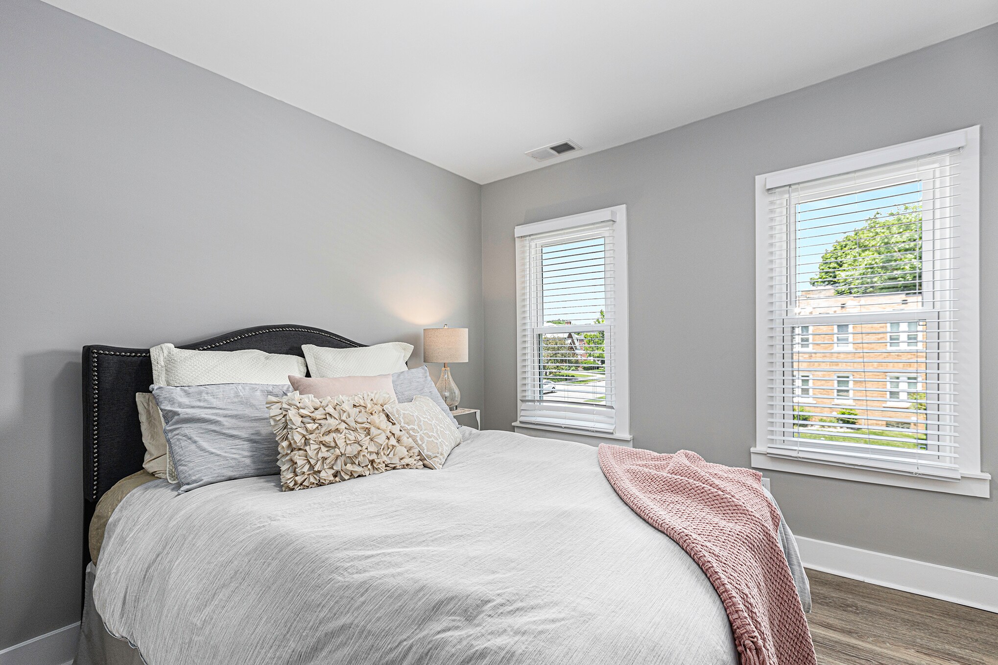 Building Photo - 211 S Pleasant St