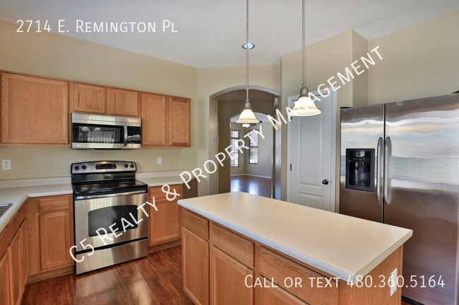 Building Photo - 2714 E Remington Pl