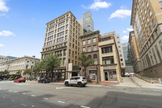 Building Photo - 675 E St NW