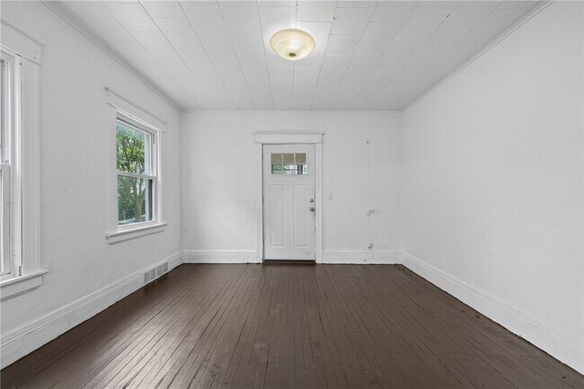 Building Photo - 98 Ackerman St