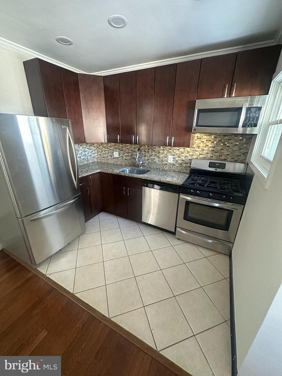 Building Photo - 2712 6th St NE