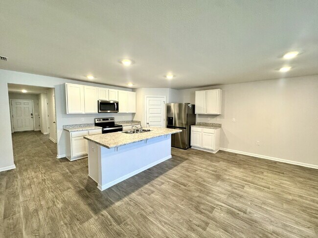 Building Photo - New rental in Brighton Oaks! Conveniently located off Hwy 231, this community conveniently close ...