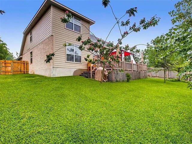 Building Photo - 2221 Speidel Dr