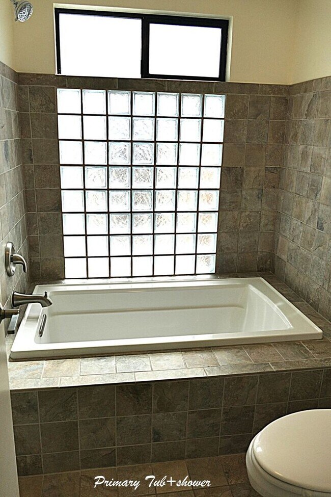 Building Photo - 2247 Mira Monte Cir W
