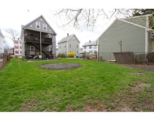 Building Photo - 118-120 Wrentham St