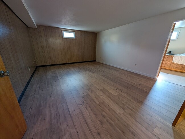 Building Photo - Huge Orchards House - Beautiful Updates