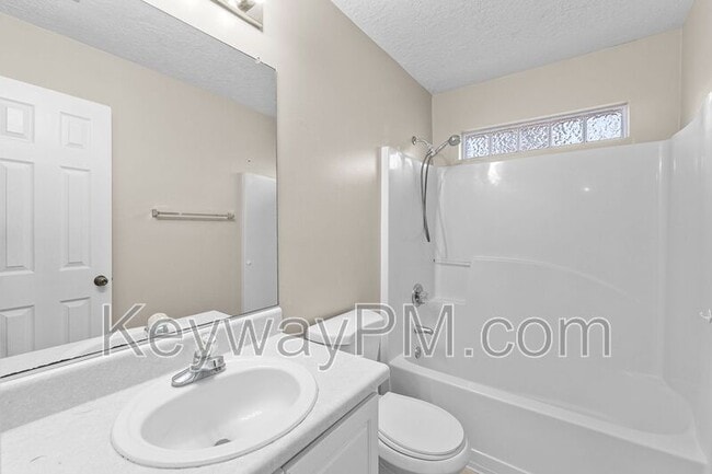 Building Photo - 124 Summerfield Cir